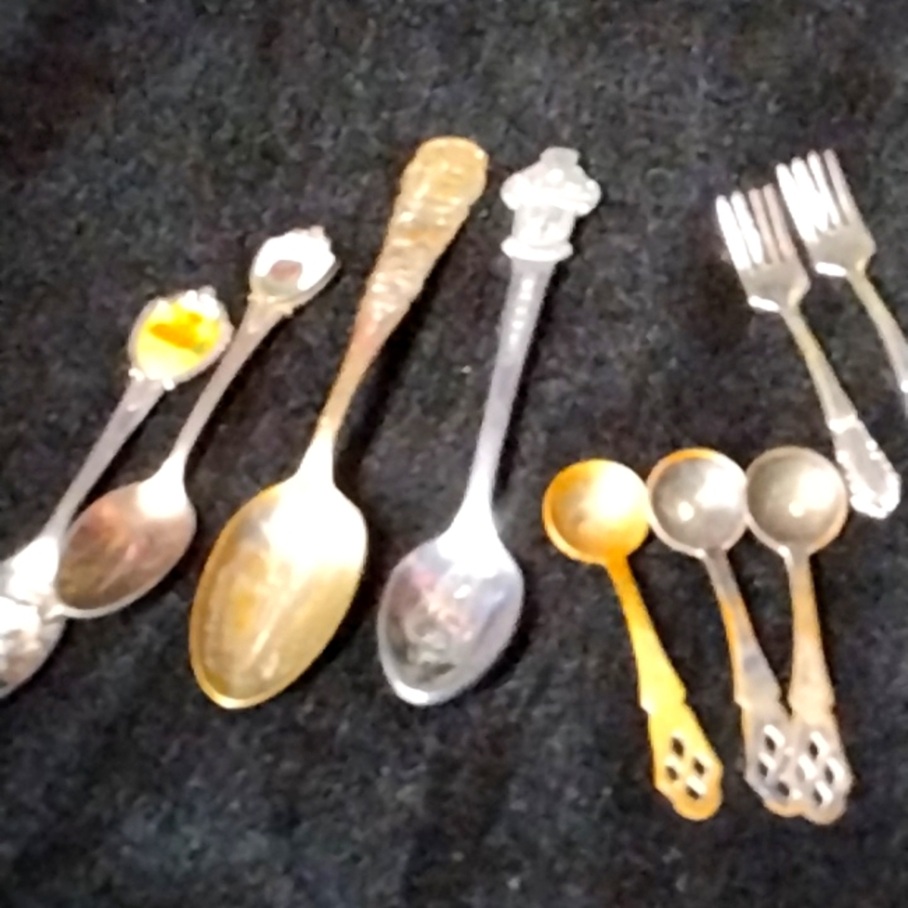 Lot of collector spoons